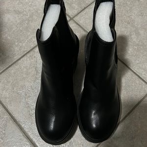 Urban outfitters Chelsea boots